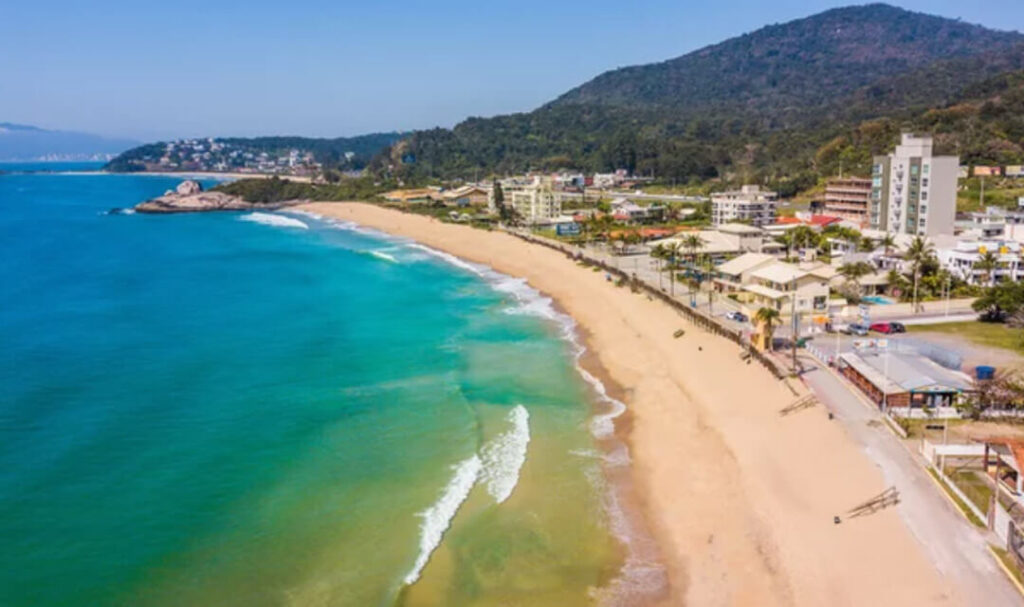 Informe Real Estate Brasil (Litoral de Santa Catarina): Turismo récord y déficit habitacional, los motores de la valorización inmobiliaria