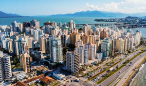 Florianópolis atrai nova onda de investidores argentinos no setor imobiliário premium